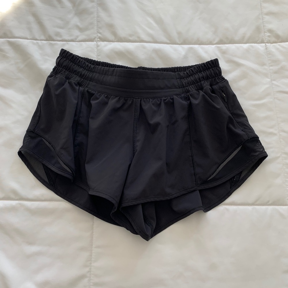 Lululemon hotty hot shorts 2.5”
